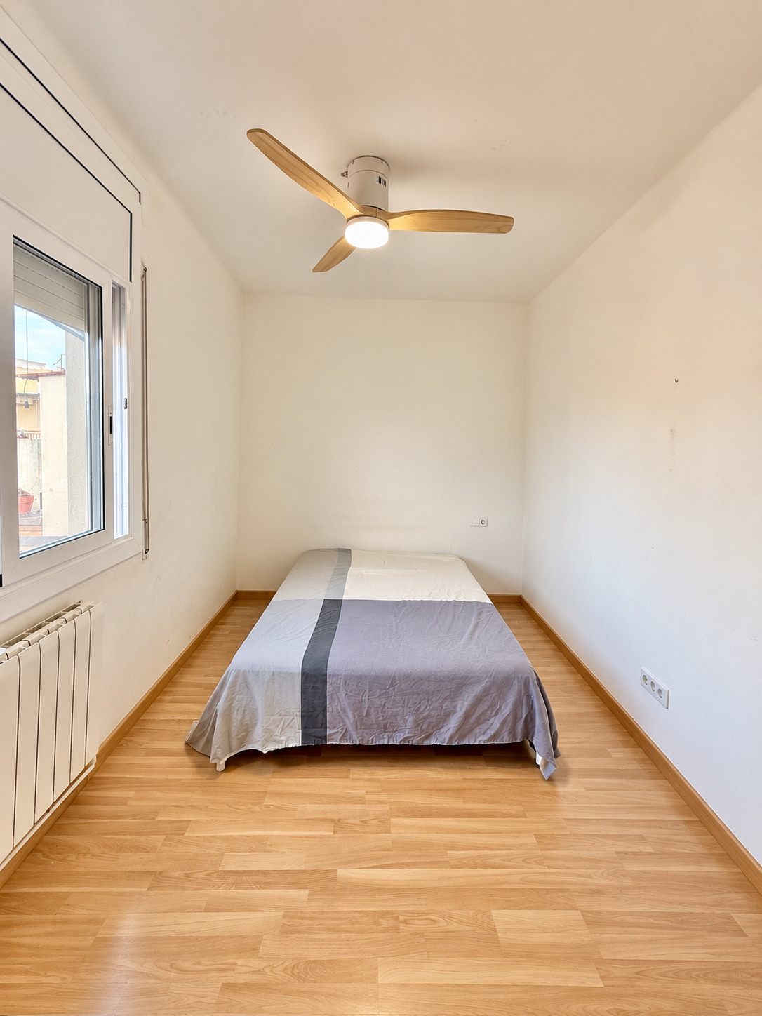Dormitorio del ático en Cornellà